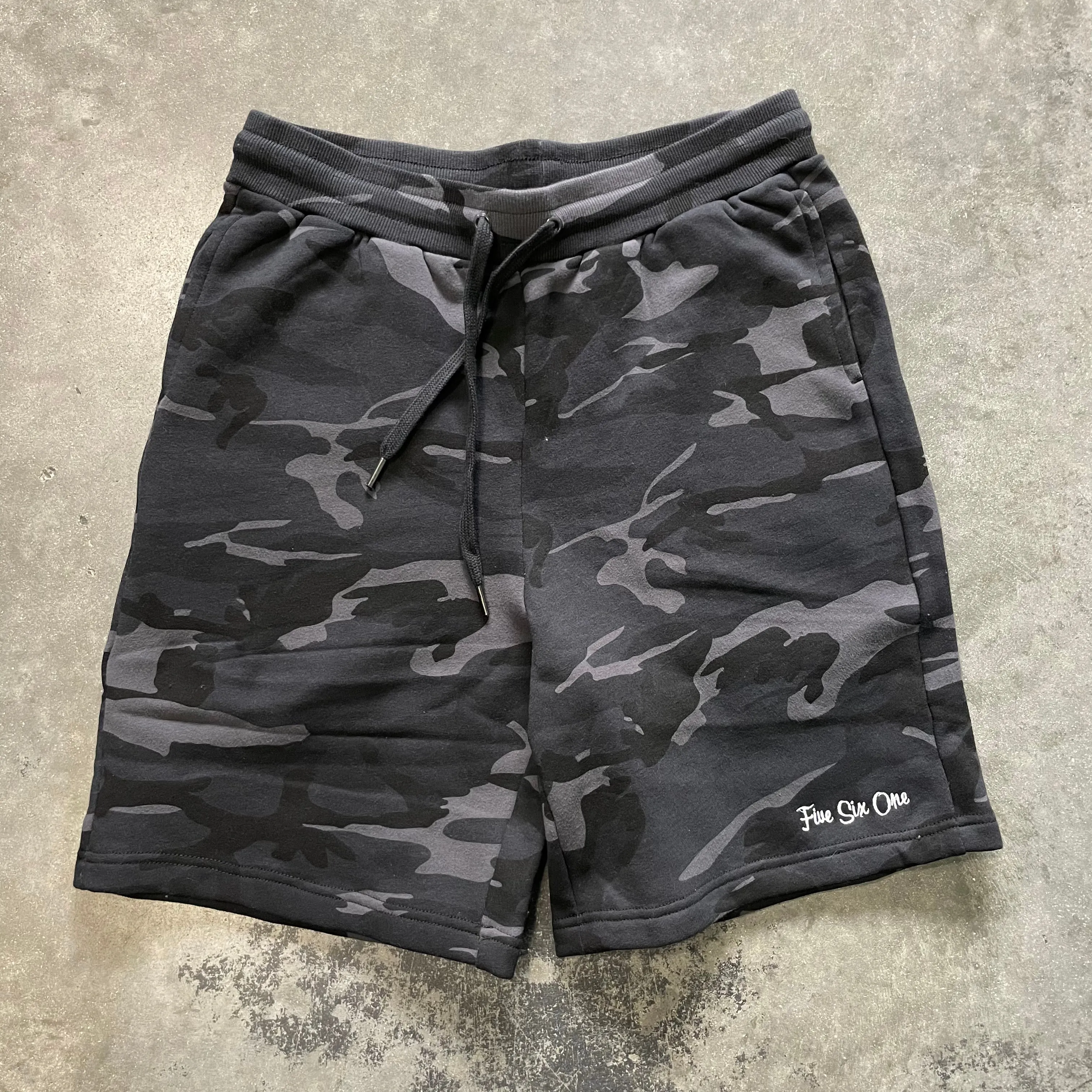 561 Sweat Short II Black Camo/White