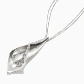 Calla Pendant