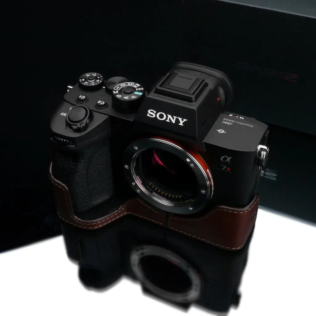 Gariz Brown XS-CHA7RM4BR Genuine Leather Half Case for Sony A7RIV