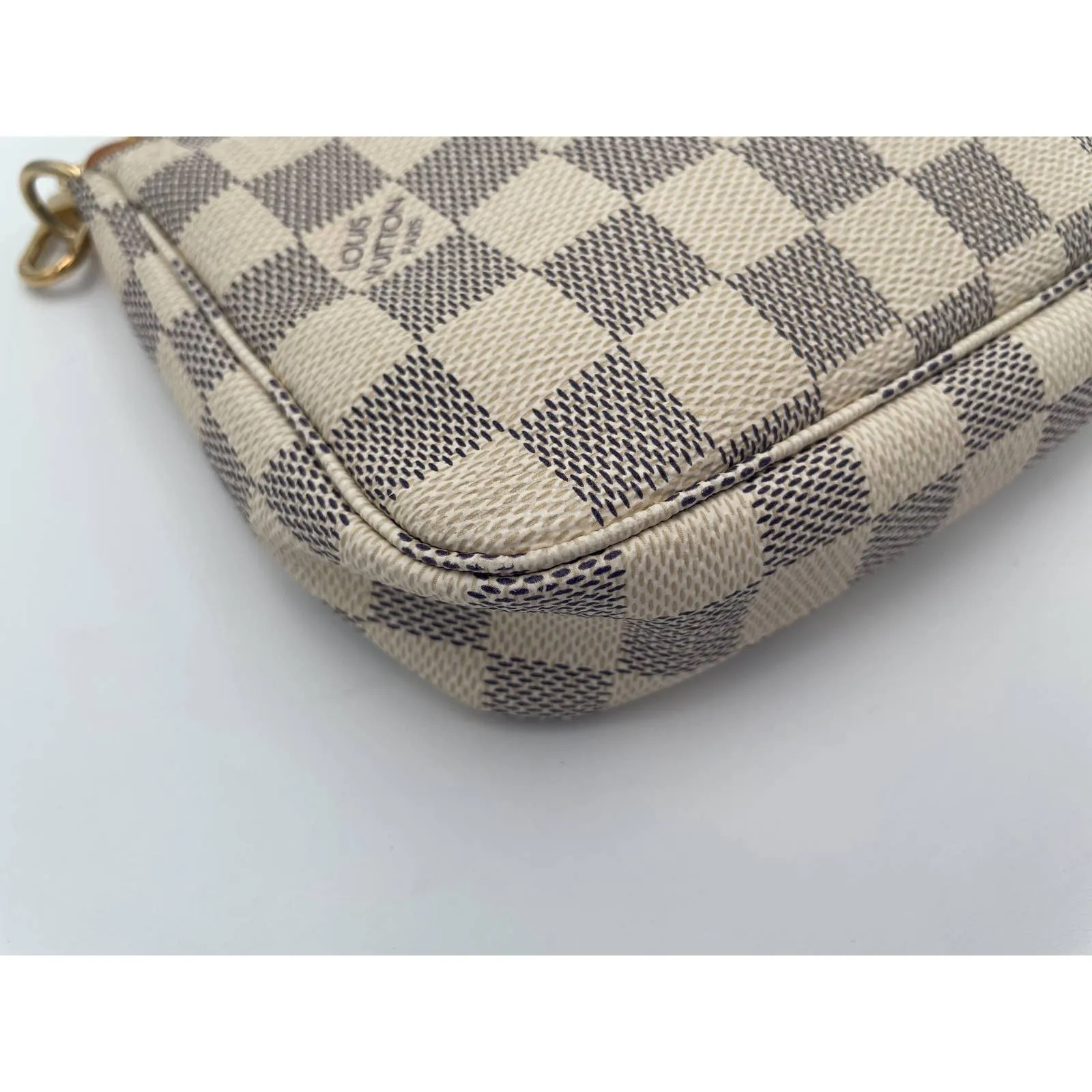 Louis Vuitton Damier Azur Pochette