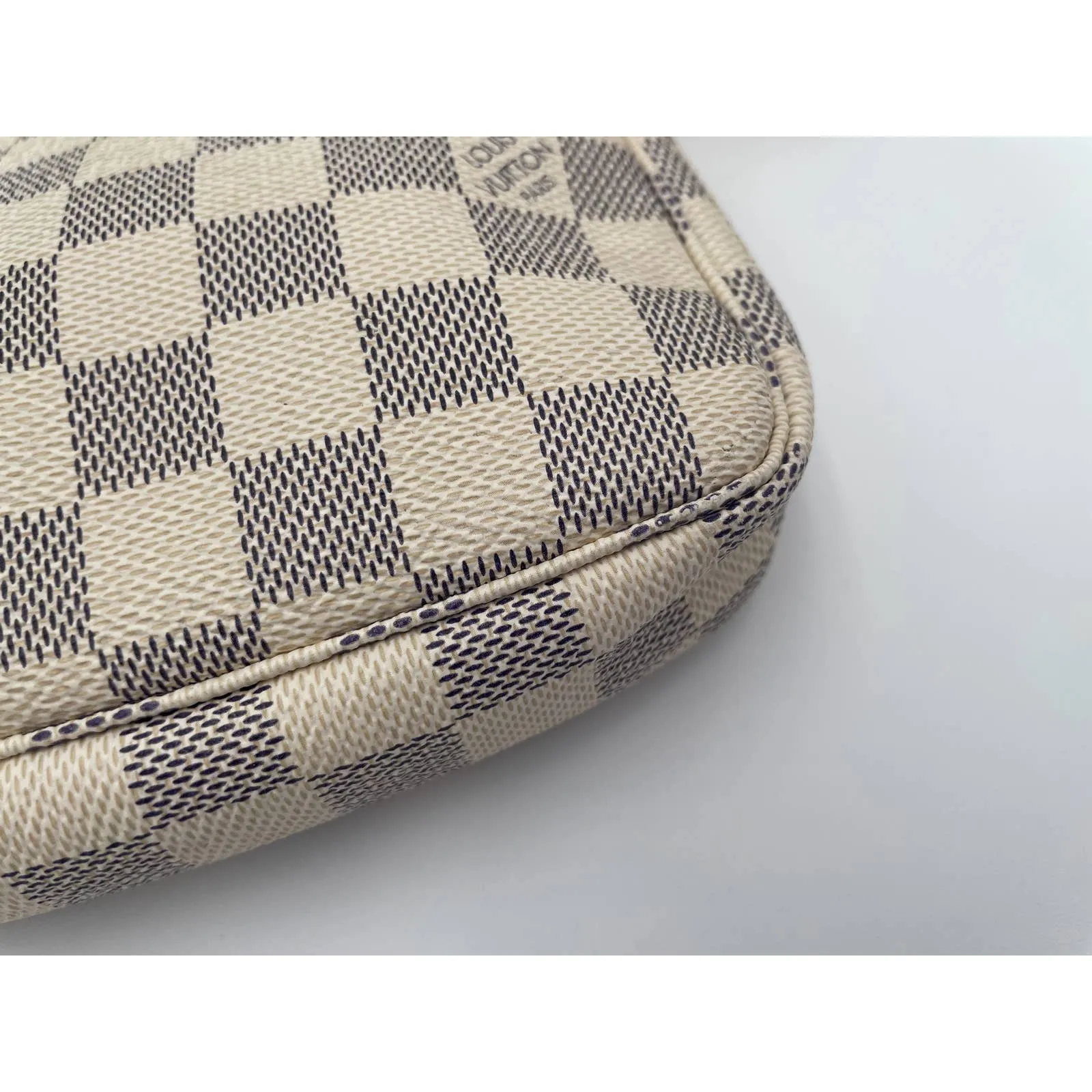 Louis Vuitton Damier Azur Pochette