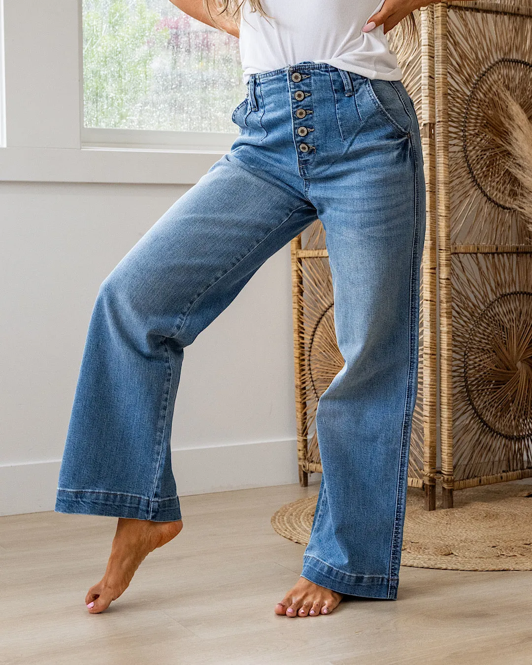 NEW! KanCan Sienna Non Distressed Wide Leg Jeans