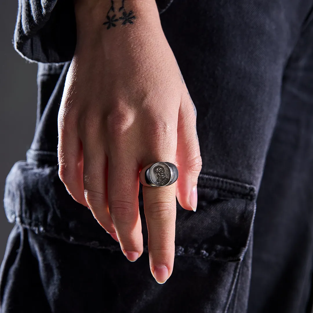 Skull of a Skeleton with Burning Cigarette - V2 Ring