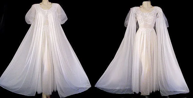 *VINTAGE VANITY FAIR EXQUISITE SOUTHERN BELLE LACE PEIGNOIR & NIGHTGOWN SET