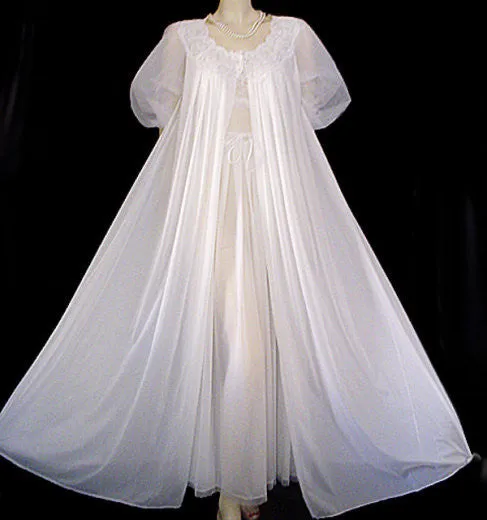 *VINTAGE VANITY FAIR EXQUISITE SOUTHERN BELLE LACE PEIGNOIR & NIGHTGOWN SET